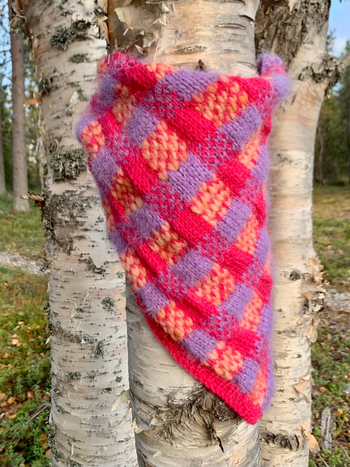 Lainio tartan triangle scarf