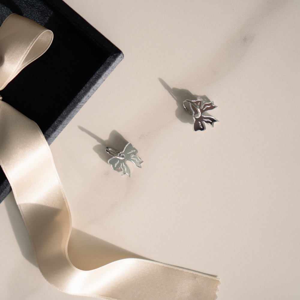 Take a bow earrings