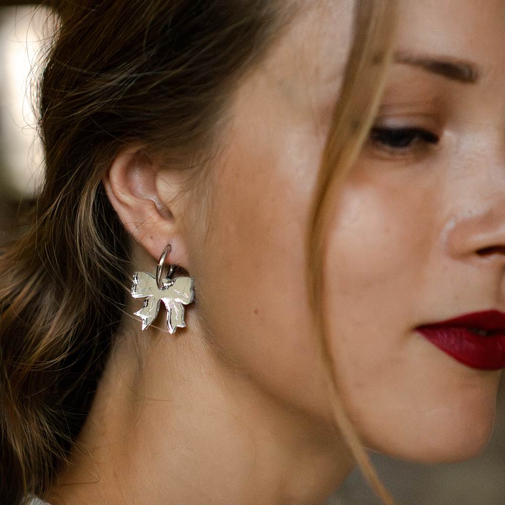 Take a bow earrings
