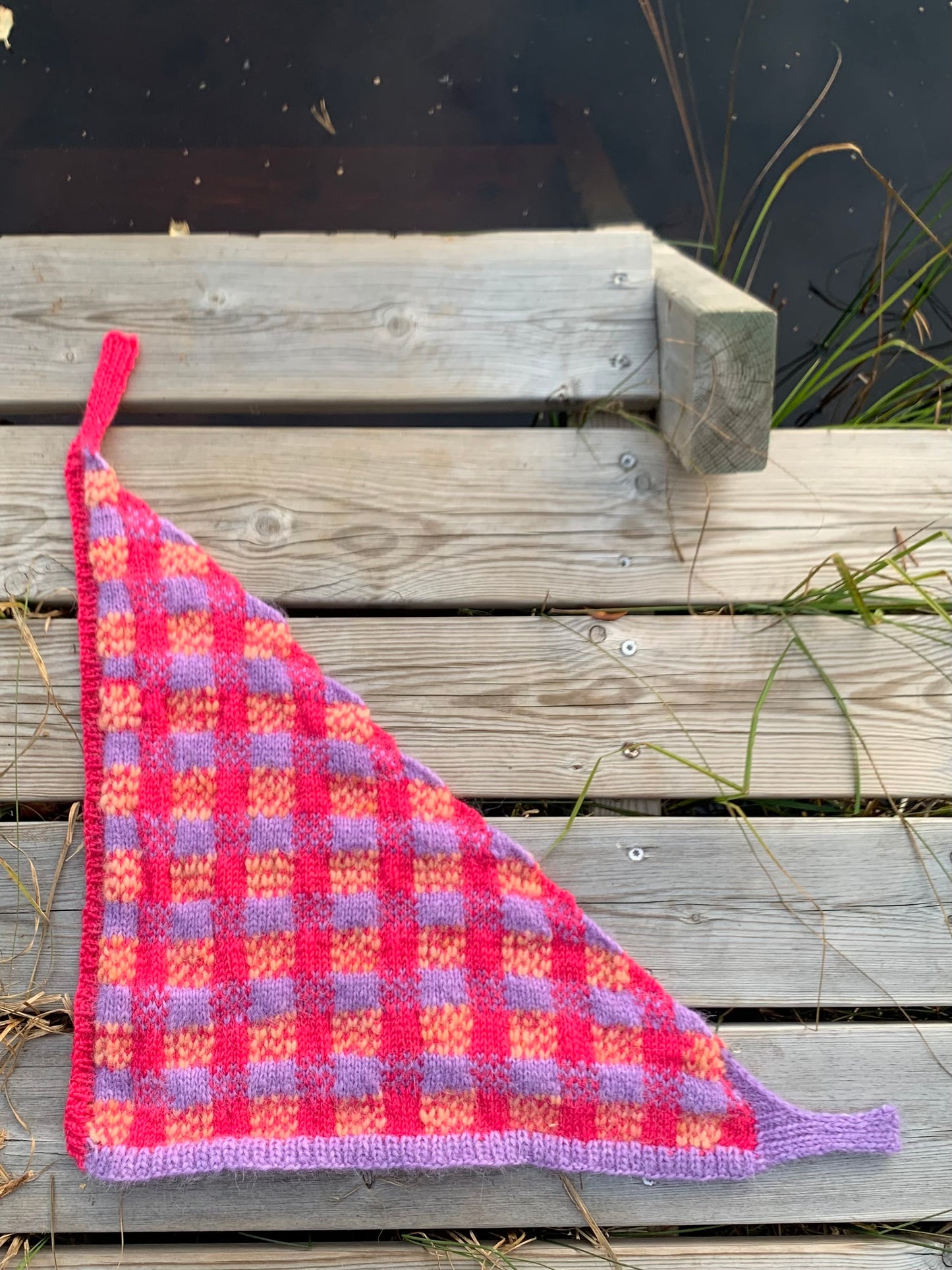 Lainio tartan triangle scarf