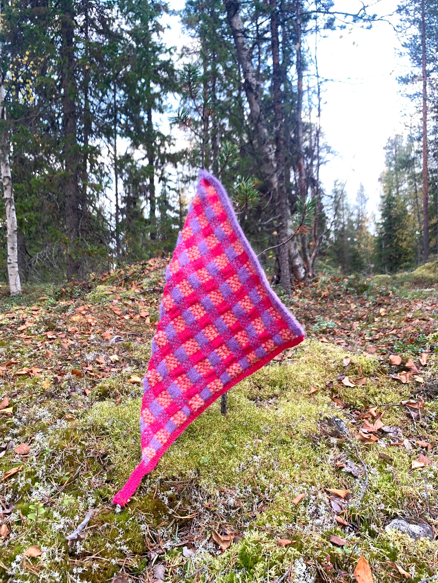 Lainio tartan triangle scarf