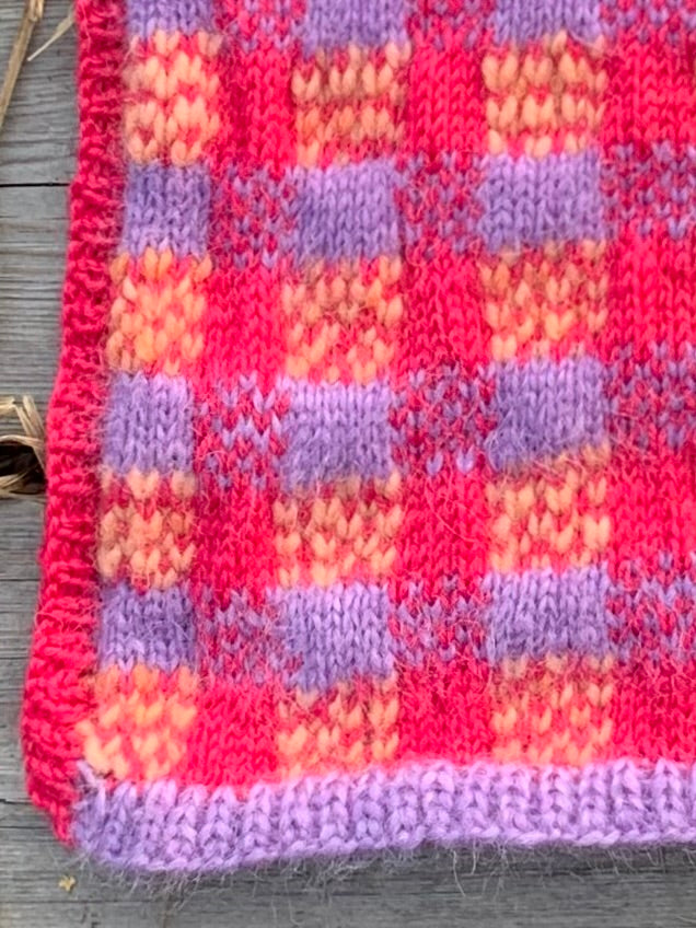 Lainio tartan triangle scarf