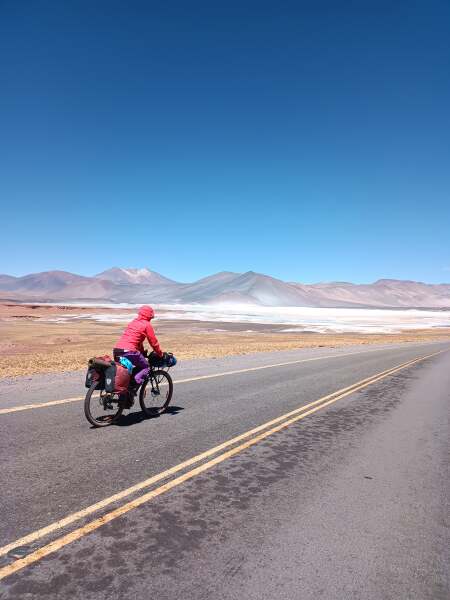 Idle kilometers - By bicycle across South America