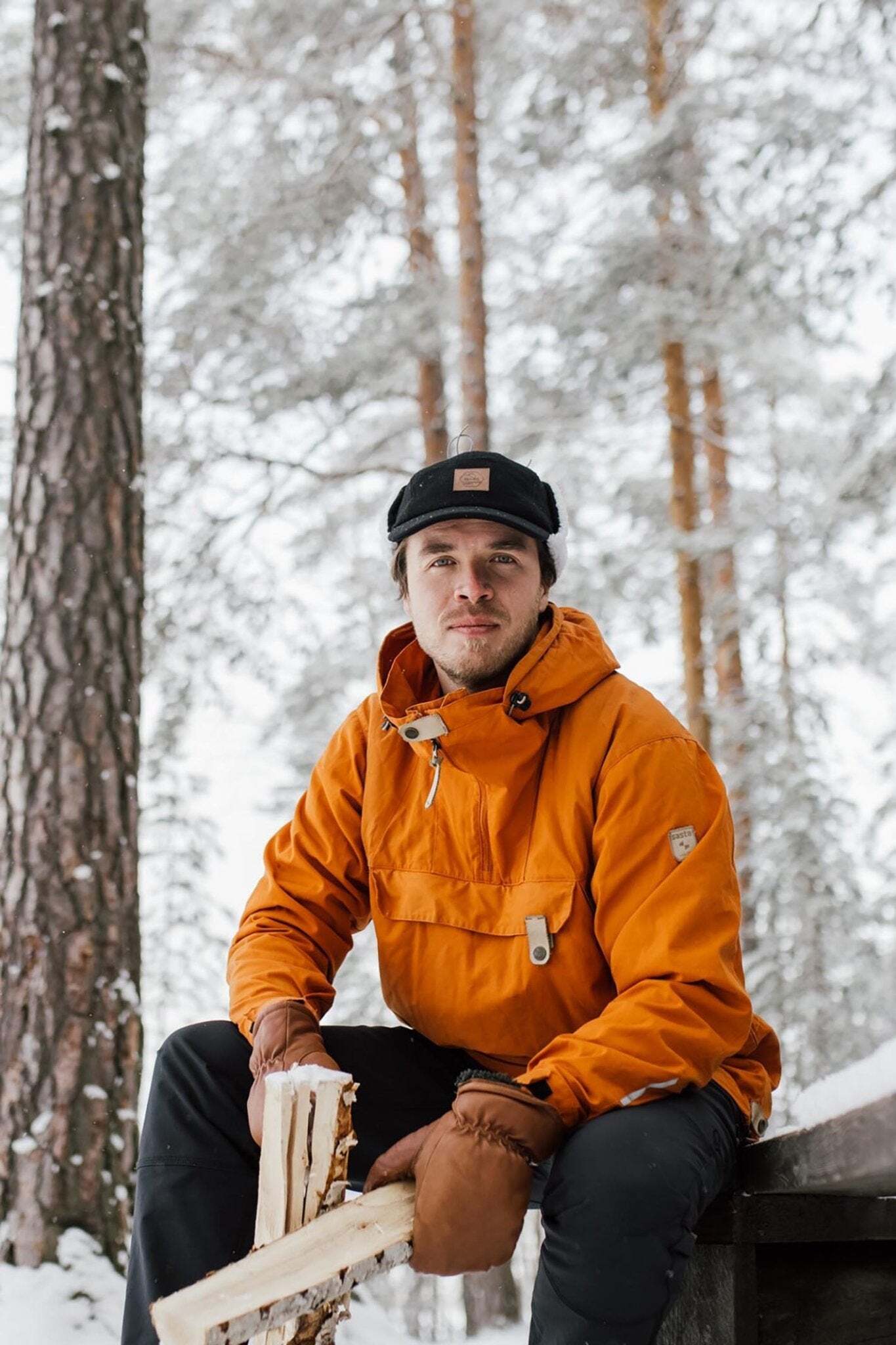 Kultakero korvaläpällinen kierrätysvillalippis