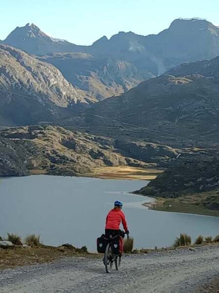 Idle kilometers - By bicycle across South America