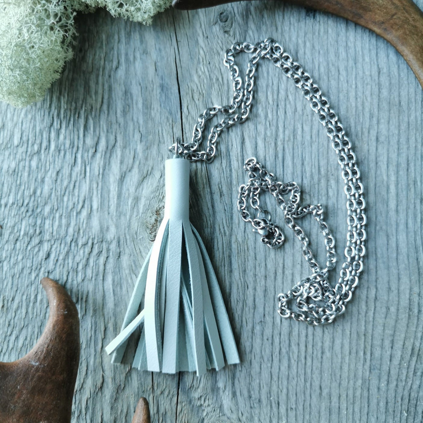 Tassel necklace