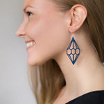 Lataa kuva Galleria-katseluun, Valona, Diamond 2D-korvakorut - Alava Shop
