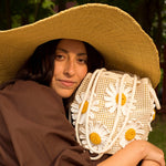 Download an image for Gallery viewing, Yarn twists
