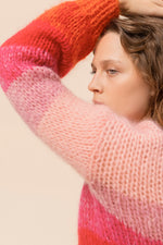 Lataa kuva Galleria-katseluun, KAJO Handknitted Sweater
