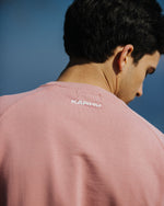 Lataa kuva Galleria-katseluun, Classic Chest Logo Sweatshirt
