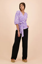 Lataa kuva Galleria-katseluun, Wrap Blouse
