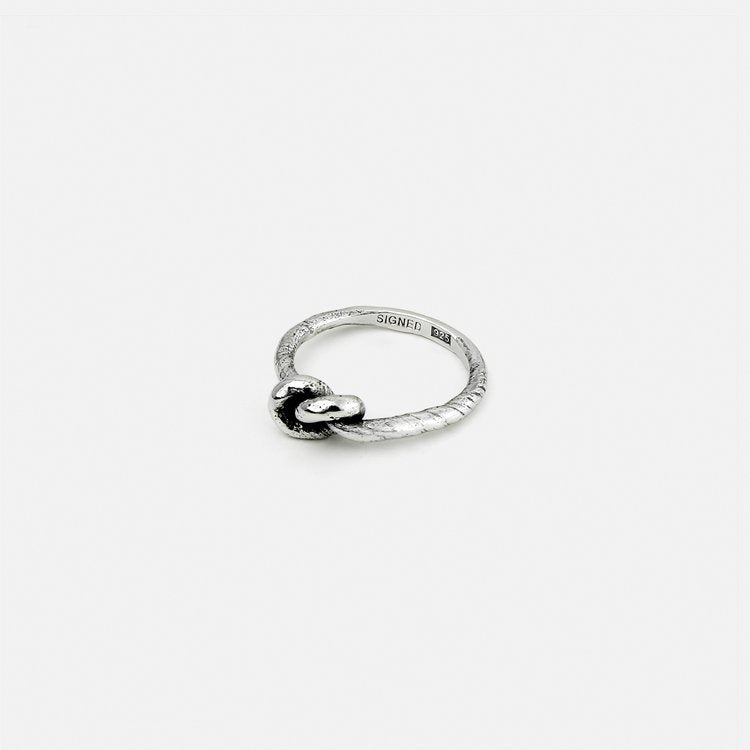 Knot ring